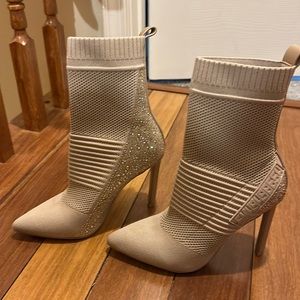 Steve Madden Cream stretchy bootie